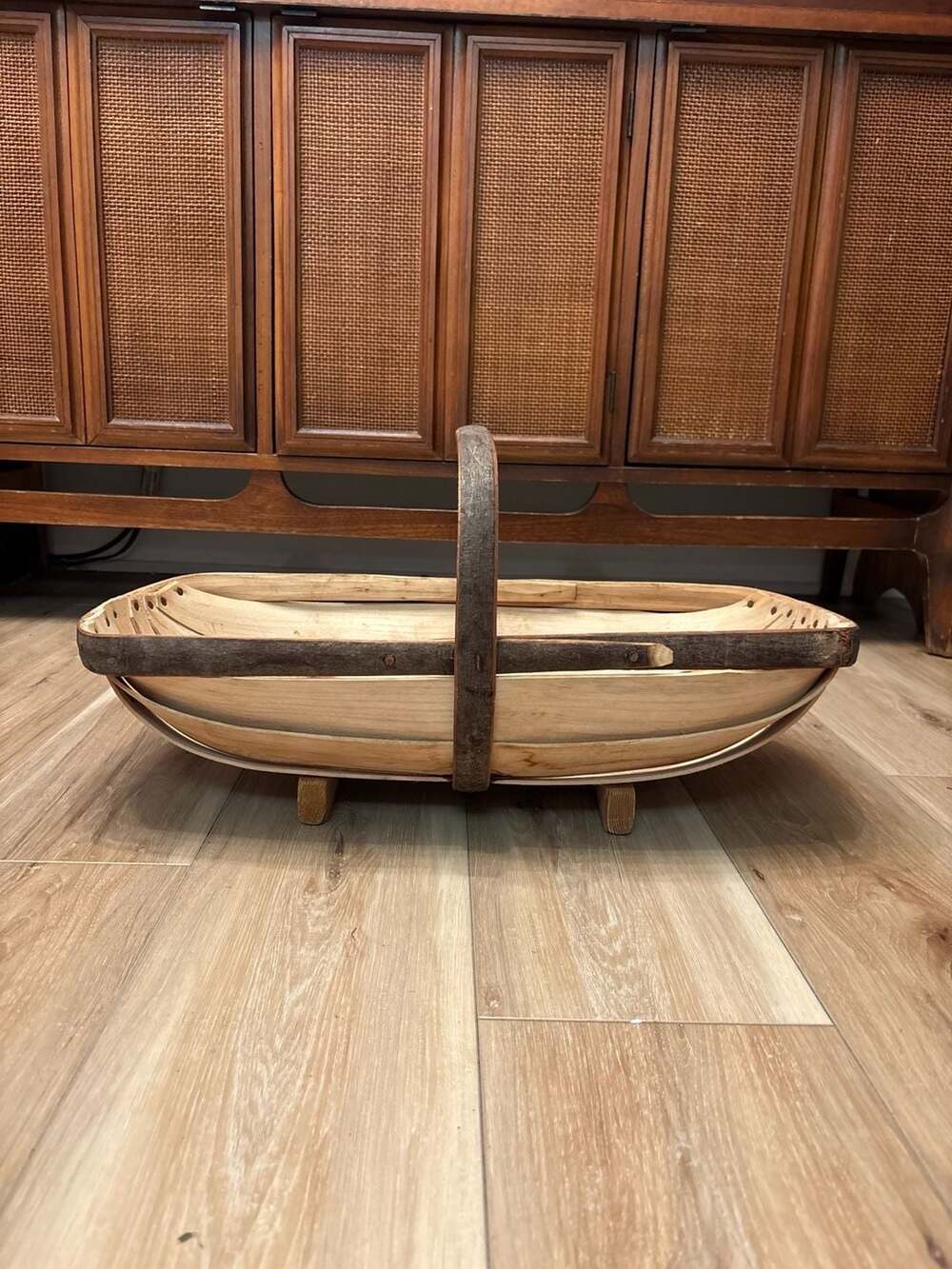 Vintage Rustic Wooden Garden Trug Basket with Handle And Feet